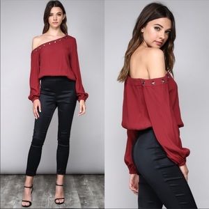 🔥 Sexy Off The Shoulder Top 🔥